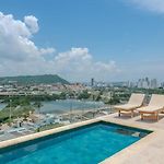 Skyline Loft - Rooftop Pool - Old City