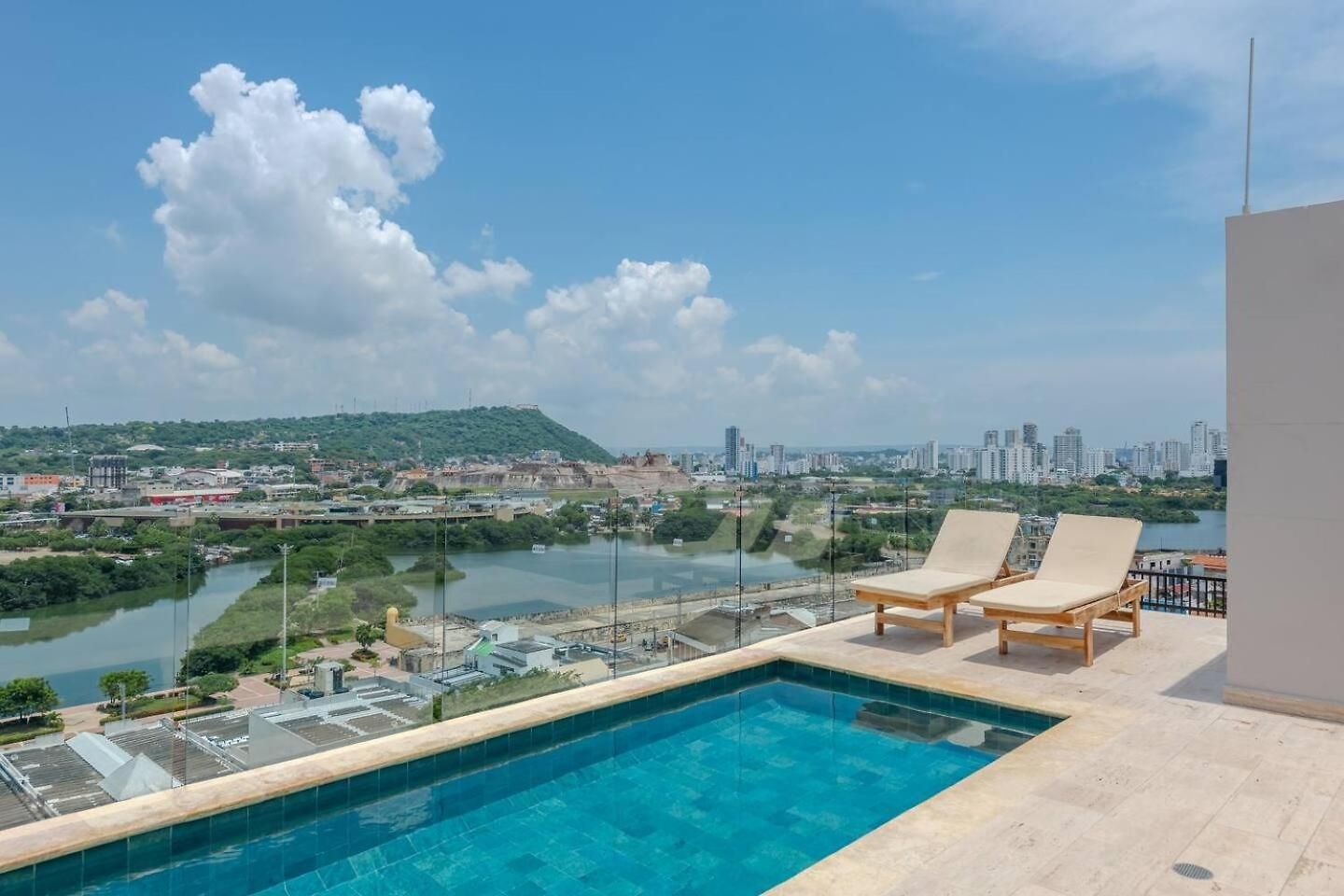 Skyline Loft - Rooftop Pool - Old Apartamento *