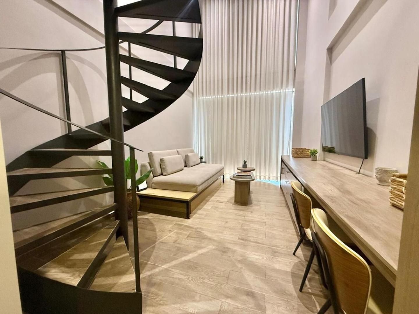 Skyline Loft - Rooftop Pool - Old Apartamento *
