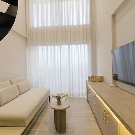 Skyline Loft - Rooftop Pool - Old *