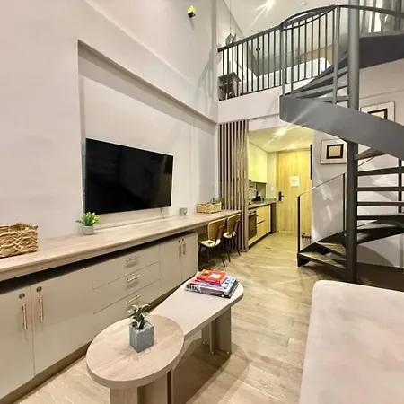 Skyline Loft - Rooftop Pool - Old Apartamento *